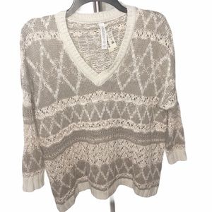 Aeropostale intricate knit V-neck sweater